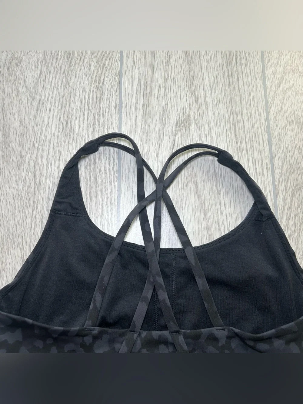 Lululemon Energy Sports Bra Long Like Womens’s 6 Formation Camo Deep Coal Multi